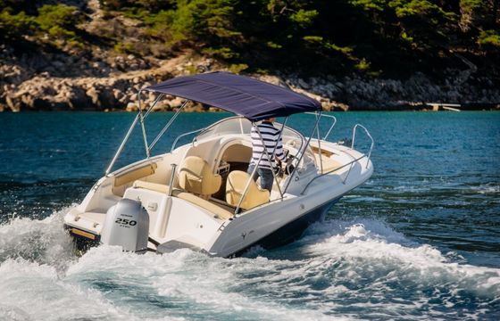 JEANNEAU Cap Camarat 715WA