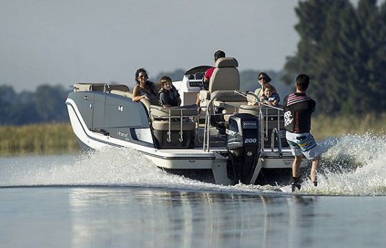 Bayliner Element XR7