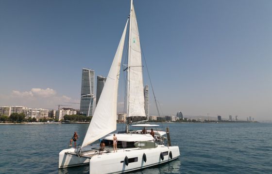 Lagoon 42