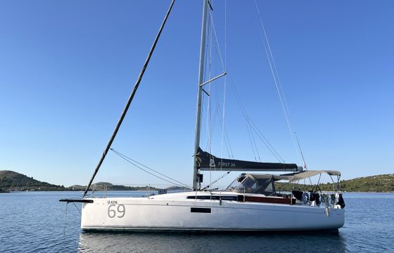Bénéteau First 36