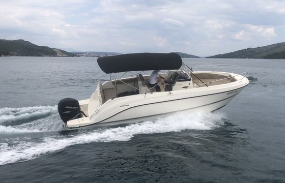 Quicksilver Activ 805 Open