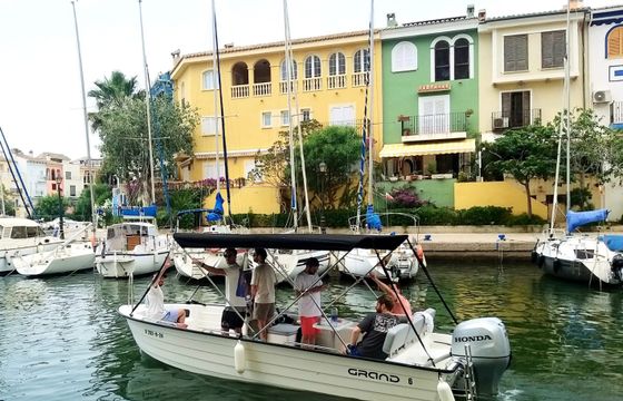 Grand Boats N585