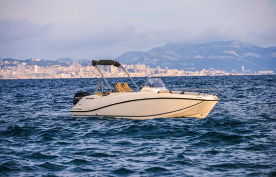 Quicksilver Activ 555 Open
