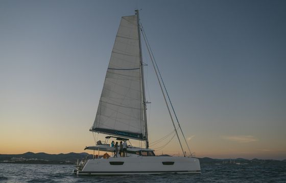 Fountaine Pajot 47 SAONA LUX (GEN,AC,WATERMAKER)