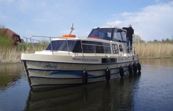Low Cost Vistula Cruiser 30 SE