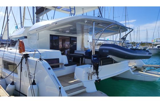 Lagoon 51