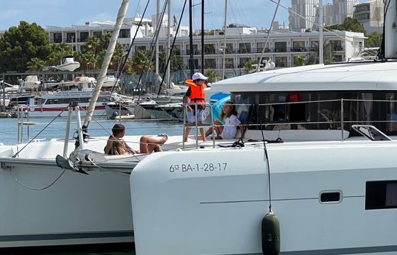 Lagoon 42