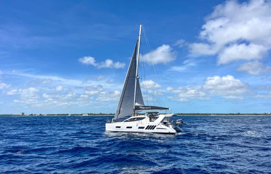 Xquisite Yachts DOUE