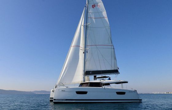 Fountaine Pajot Astrea 42