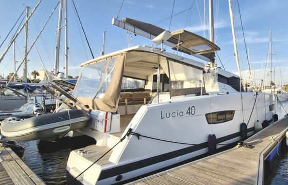 Fountaine Pajot Lucia 40