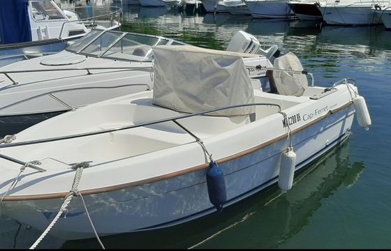 B2 Marine Cap Ferret 502 Open