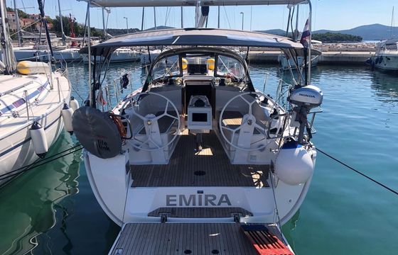 Bavaria Cruiser 37
