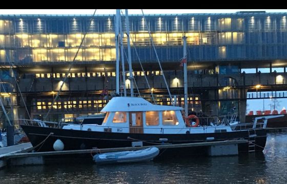 Jeanneau Custon build trawler