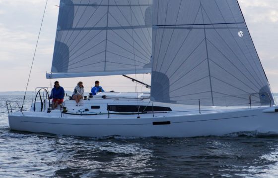 JBoats J 112