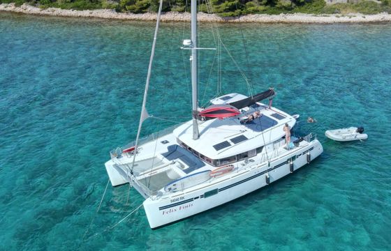 Lagoon 450 Sport Top