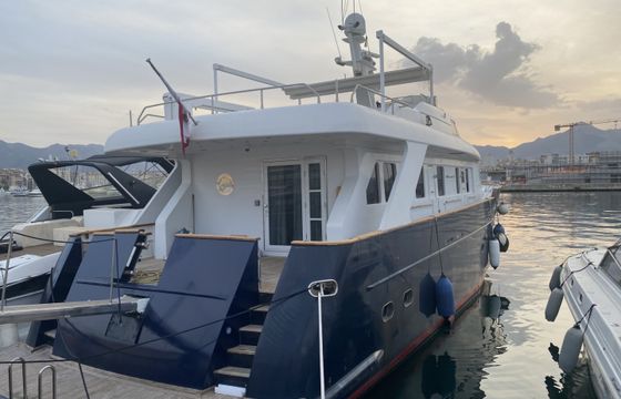 Benetti 83