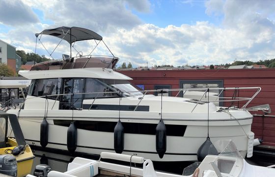 Platinum 989 Flybridge
