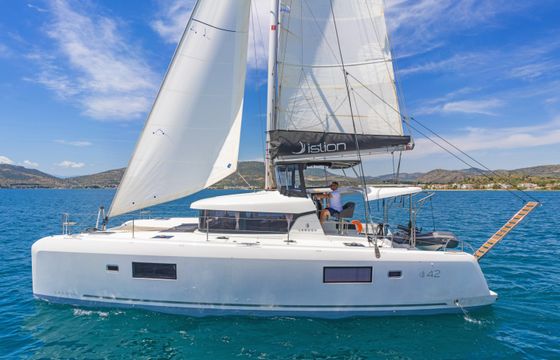 Lagoon 42