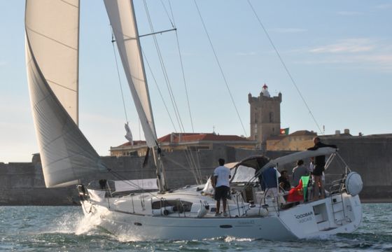 Bénéteau Oceanis 43