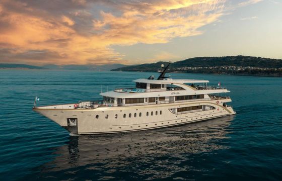 Custom Riva