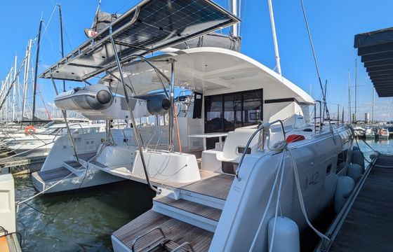 Lagoon 42