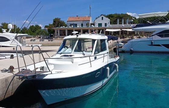 Bénéteau Antares 760