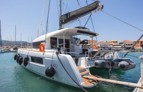 Lagoon 40