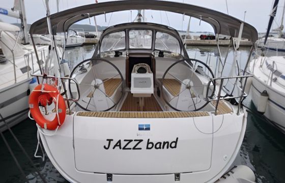 Bavaria Cruiser 37