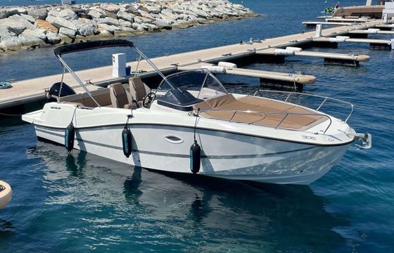 Quicksilver Activ 755 Sundeck