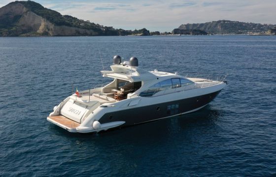 Azimut 68S