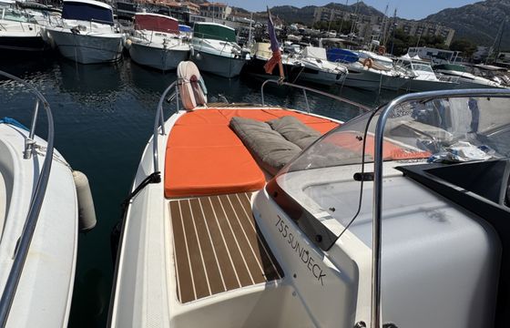 Quicksilver Activ 755 Sundeck