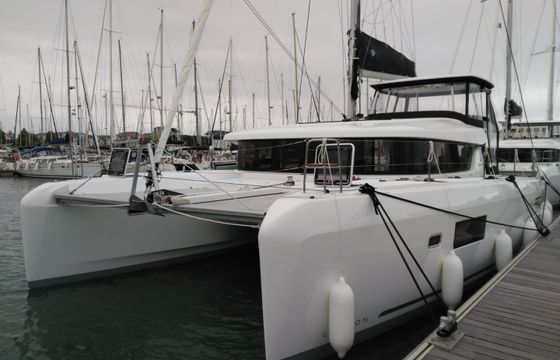 Lagoon 42