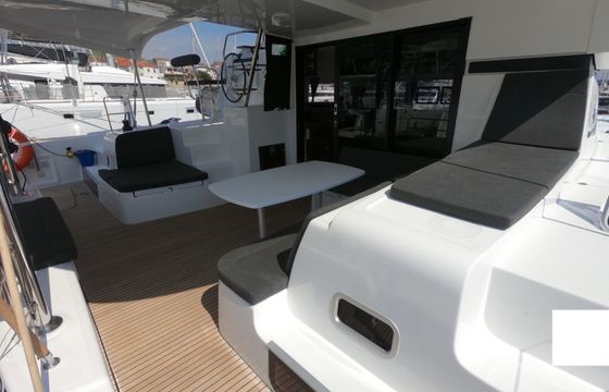 Lagoon 42