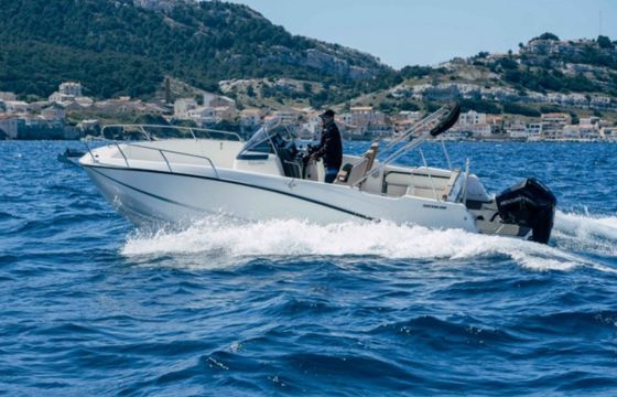 Quicksilver Activ 755 Open