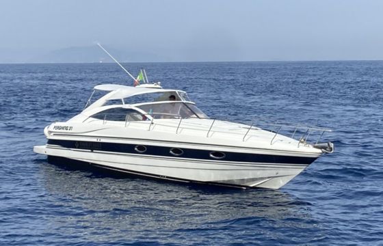 Pershing 37