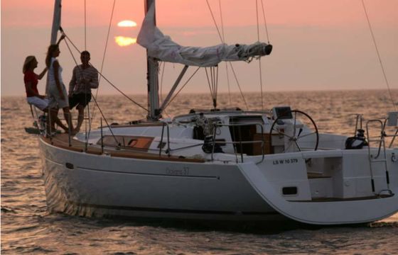 Bénéteau Oceanis 37