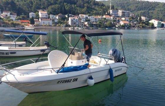 Sessa Marine Key Largo 19