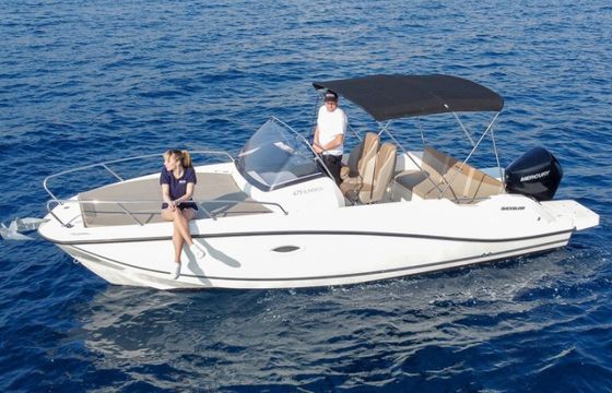 Quicksilver Activ 675 Sundeck