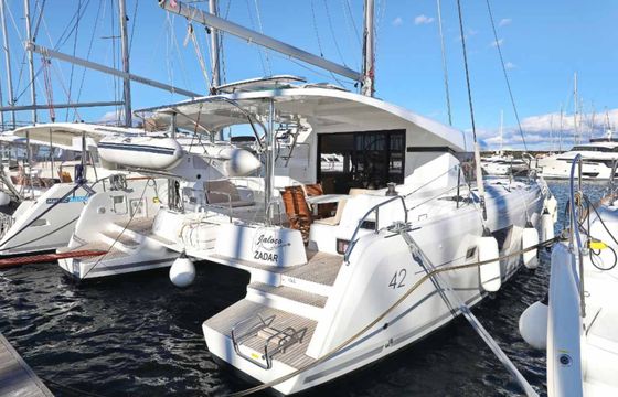 Lagoon 42