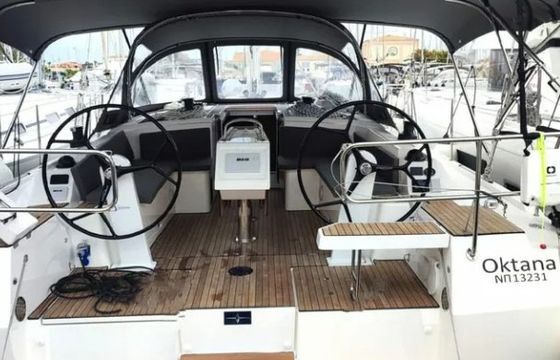 Bavaria C42 (3 cab.)