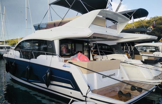 Sealine F430