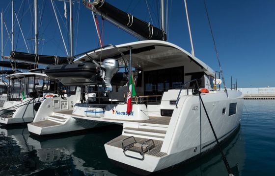 Lagoon 42