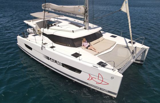 Fountaine Pajot Lucia 40