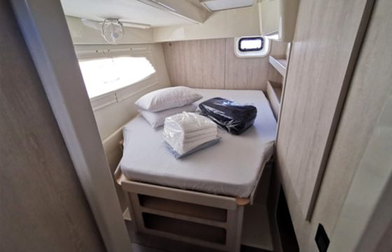 Robertson and Caine Leopard 44