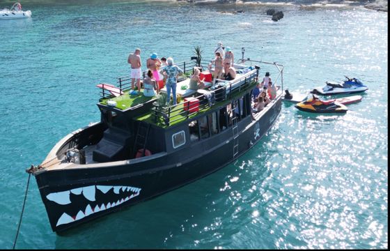 Custom Made Bateau Pirate