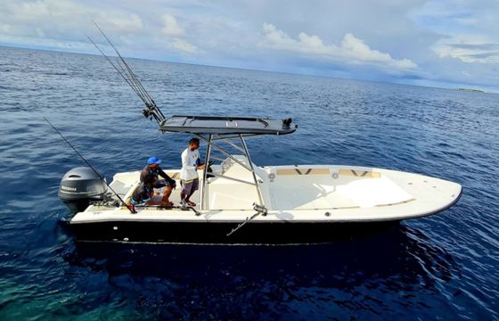 Touring 24 24 center console