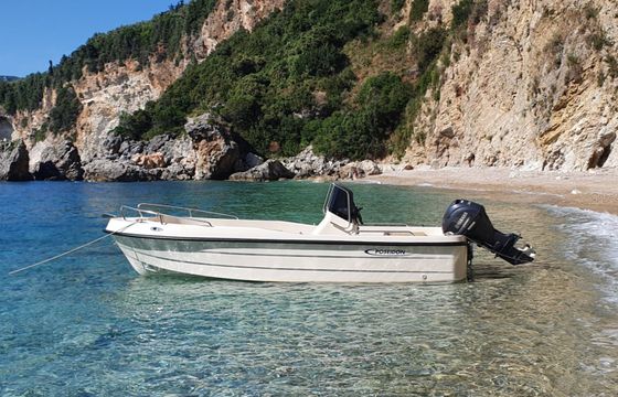 Yamaha Up To 7 Persons and 30 HP engine
