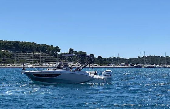 Sessa Marine Key Largo 24