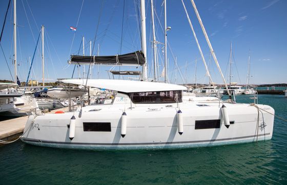 Lagoon 42