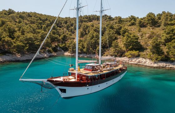 Custom Made M/S Romanca